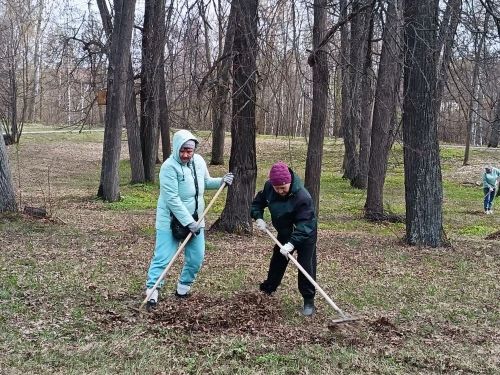 Мензелинцы встретили Первомай созидательным трудом: общегородской субботник объединил жителей