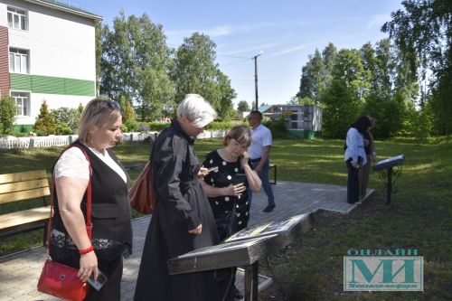 Гости зонального семинара побывали в Мензелинской школе-интернате и увидели производство сыра и свечей