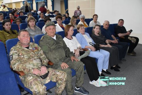 Память, мужество, честь: в Мензелинске вручили государственные награды