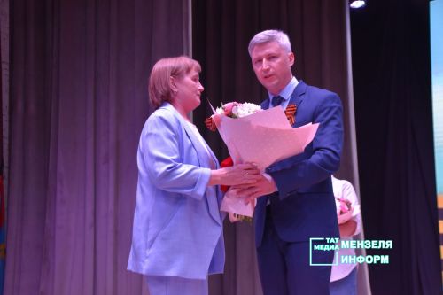 Память, мужество, честь: в Мензелинске вручили государственные награды