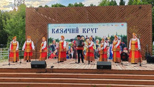 Народный ансамбль «Рябинушка» из Воровского СДК стал лауреатом фестиваля казачьих песен «Казачий круг»