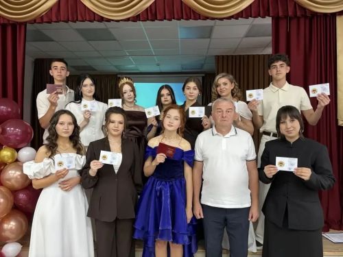 В школах Мензелинского района прошло вручение знаков ГТО выпускникам