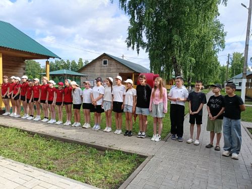 Заряжая энергией лето: яркое открытие первой смены в «Олимпийце»