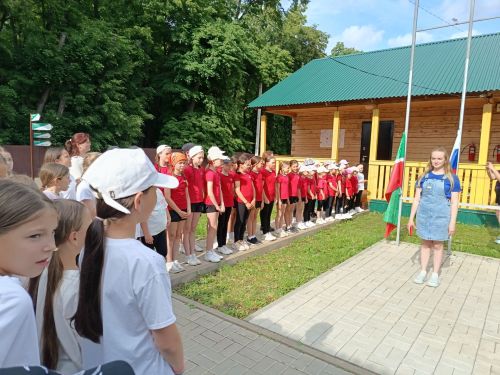 Заряжая энергией лето: яркое открытие первой смены в «Олимпийце»