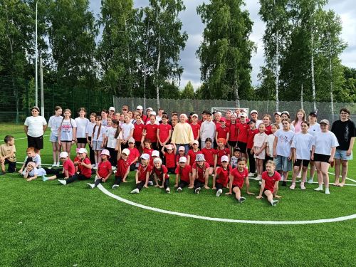 Заряжая энергией лето: яркое открытие первой смены в «Олимпийце»