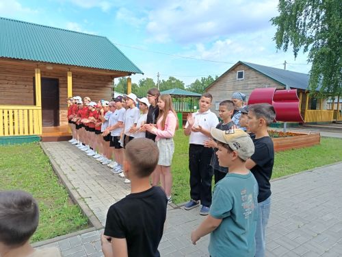 Заряжая энергией лето: яркое открытие первой смены в «Олимпийце»