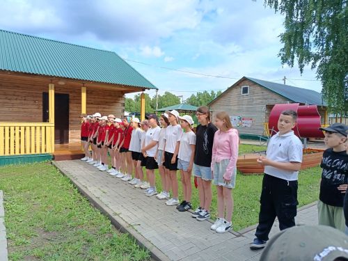Заряжая энергией лето: яркое открытие первой смены в «Олимпийце»