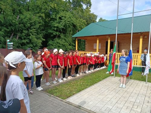 Заряжая энергией лето: яркое открытие первой смены в «Олимпийце»