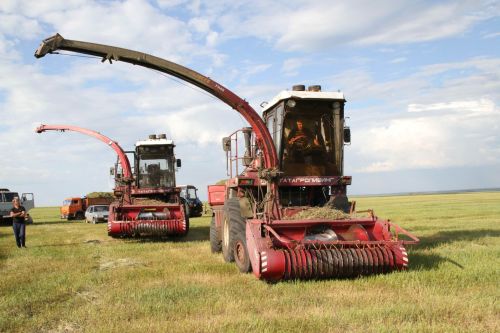 В Мензелинском районе продолжается подготовка комбайнов к жатве