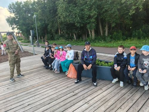 Герой СВО встретился с воспитанниками реабилитационного центра