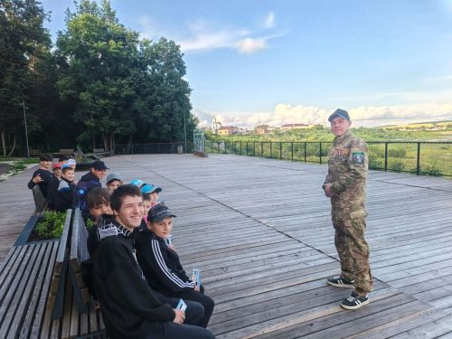 Герой СВО встретился с воспитанниками реабилитационного центра