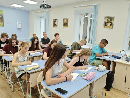 Школьница из Мензелинска прошла обучение в Летней профильной химической школе