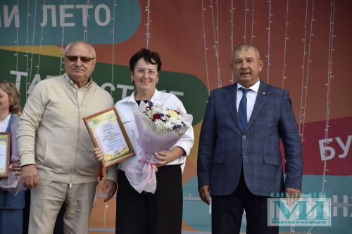 В Мензелинске наградили победителей конкурса «Самый красивый цветник» и «Мой цветущий дом»