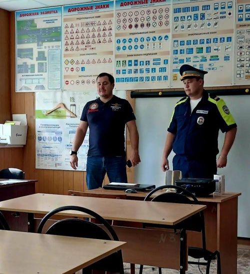 В Мензелинске водителям напомнили о безопасности детей на дорогах