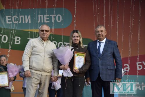 В Мензелинске наградили победителей конкурса «Самый красивый цветник» и «Мой цветущий дом»
