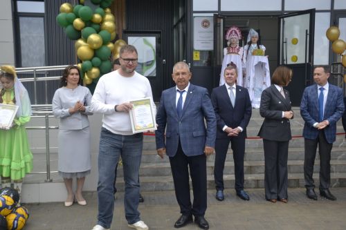 Минзәләнең «Мирас» күп профильле гимназиясендә Белем көнен билгеләп үттеләр