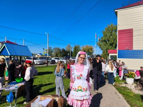 В СОШ №2 прошла благотворительная ярмарка