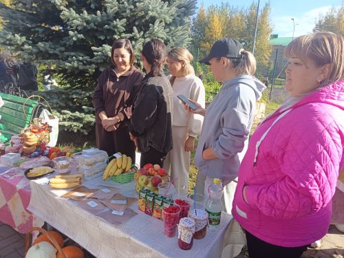 В Мензелинске благотворительная ярмарка в поддержку бойцов СВО собрала 256 тысяч рублей
