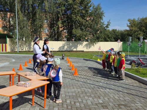 Дошкольники из «Алтынчэч» сдали экзамен на права