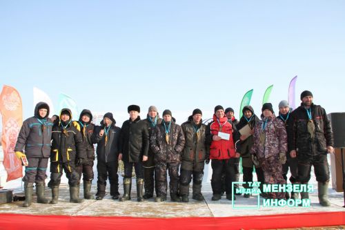 Соревнования по зимней ловле рыбы  и фестиваль ухи в Мензелинске