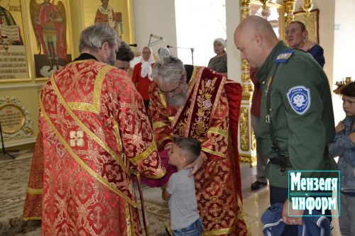 В день памяти преподобномученицы Маргариты в Мензелинске прошли праздничное богослужение и крестный ход