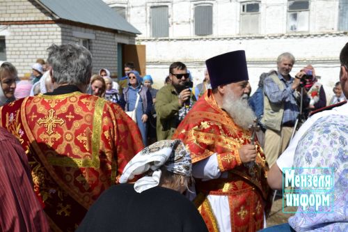 В день памяти преподобномученицы Маргариты в Мензелинске прошли праздничное богослужение и крестный ход