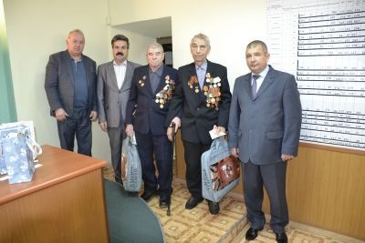 Глава Мензелинского района Айдар Салахов поздравил ветеранов с 70-летием освобождения Республики Беларусь от немецко-фашистских захватчиков