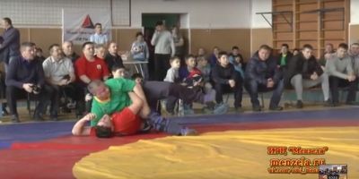В Мензелинске прошли соревнования по татарской национальной борьбе «Курэш»