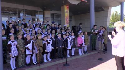 В Мензелинске проходит концерт посвященный 72 годовщине Победы в Великой Отечественной войне (ФОТО)