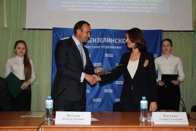 В Мензелинске подписано трехуровневое Соглашение о взаимодействии депутатов фракции «ЕДИНАЯ РОССИЯ»