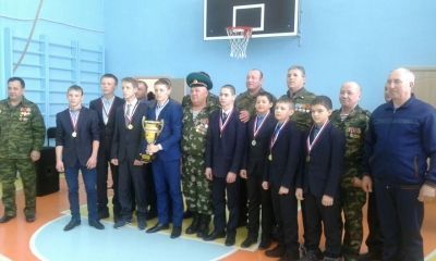 Волейбольной команде Николаевской школы вручили переходящий кубок имени Сергея Кузнецова