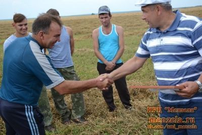 Глава района Айдар Салахов вручил премии передовикам уборки