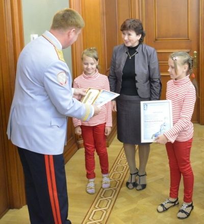 Мензелинских ребят наградил генерал-майор внутренней службы Дамир Динниулов