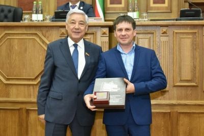 Председатель Государственного Совета РТ Ф.Х.Мухаметшин  поощрил Рустяма Хакимзянова  Благодарственным письмом