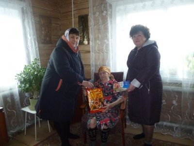 В Кузембетьевском сельском поселении поздравили и вручили подарки ветеренам Великой Отечественной Войны (ФОТО)