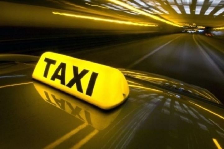 В Татарстане осудили таксиста, выбросившего из машины раздетую женщину