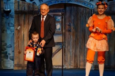 В Мензелинском театре открылся детский театральный фестиваль