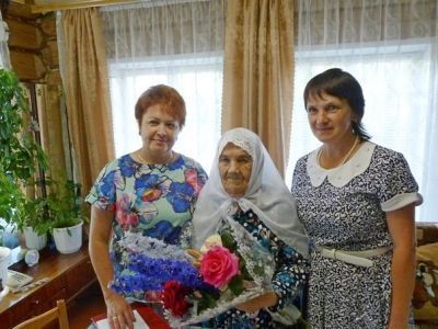 Шамсиямал Шайхуллину поздравили с 90-летним юбилеем