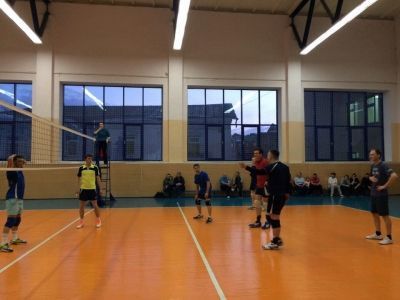 В спорткомплексе Юбилейный начались соревнования по волейболу среди трудовых коллективов