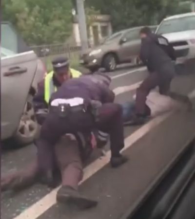 В Татарстане пьяный водитель сбил инспектора ДПС