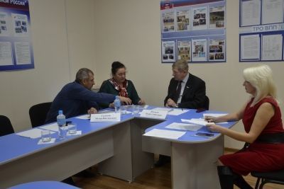 Депутат Госдумы РФ Радик Ильясов принял граждан Мензелинска и подписал соглашение о взаимодействии