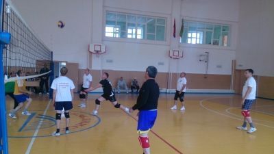 Сотрудники организаций Мензелинского района сыграли в волейбол