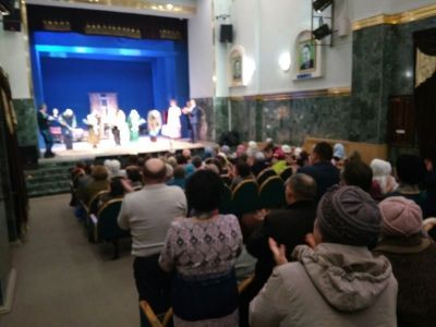 Артисты Сибаевского театра учили мензелинцев как стать щедрым