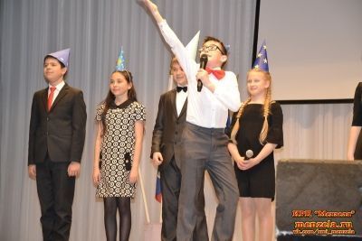В РДК состоялся праздник веселых и находчивых среди школ г.Мензелинск