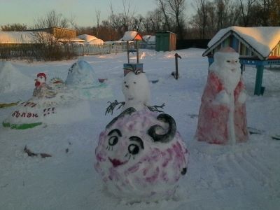 Снежные фигуры в Ямаковской НОШ и Ямаковский детский сад