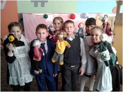 Ученики показали сказку в детских садах Мензелинска