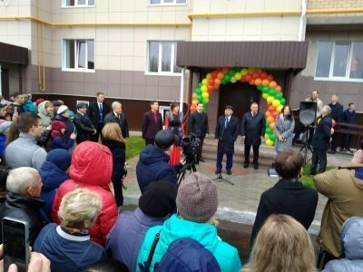 Мензелинские сироты получили квартиры в Менделеевске