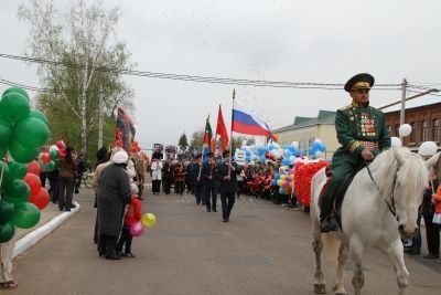 В Мензелинск вернулся Жуков на белом коне