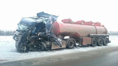 В Татарстане на трассе М-7 бензовоз врезался в грузовик
