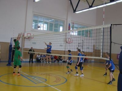 В Мензелинске проходят соревнования по волейболу, участвуют 6 районов республики